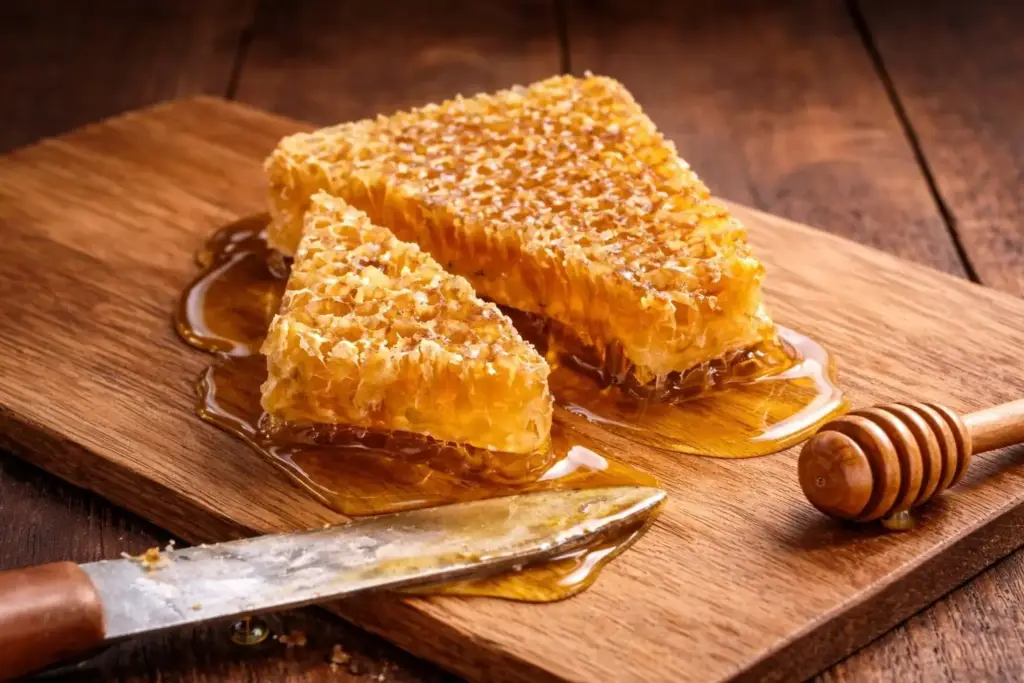 panal de miel natural procedente de apicultura respetuosa con el medio ambiente