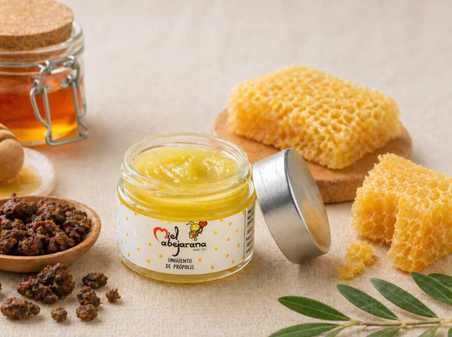 bálsamo de propóleo natural con miel, panal y propóleo para el cuidado de la piel